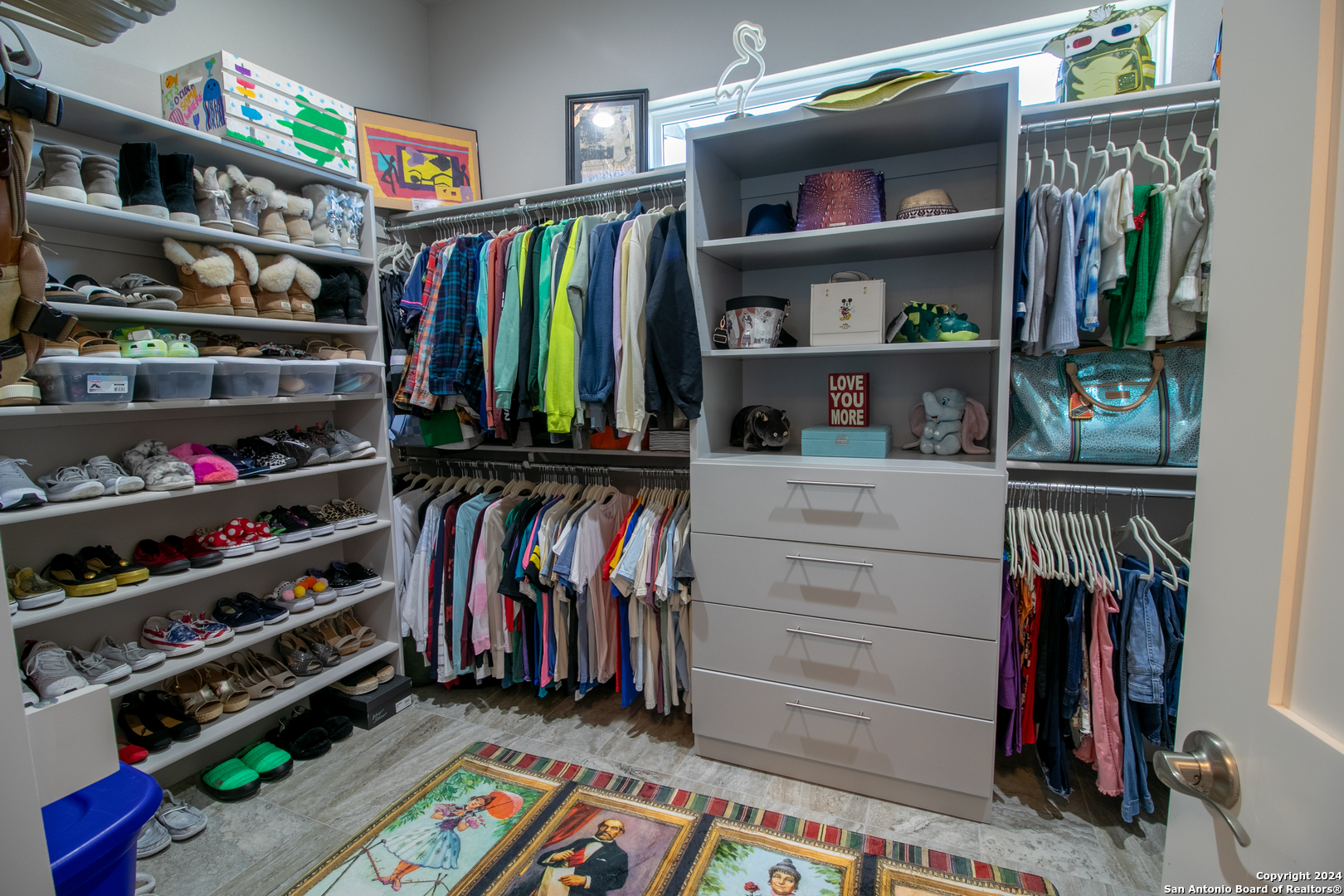1273 County Road 2801 E Mico TX 78056