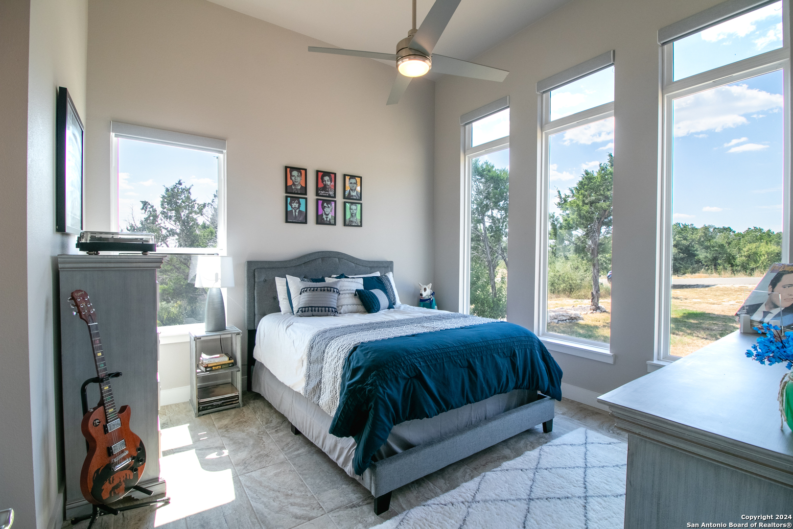 1273 County Road 2801 E Mico TX 78056