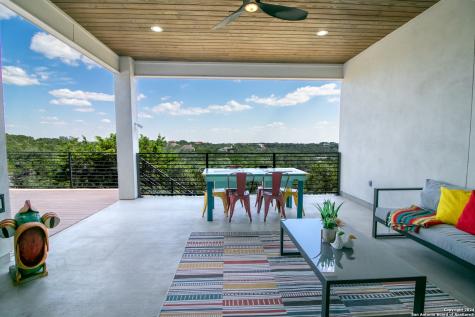 1273 County Road 2801 E Mico TX 78056