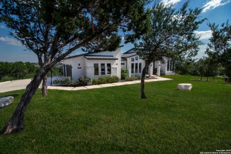 1273 County Road 2801 E Mico TX 78056