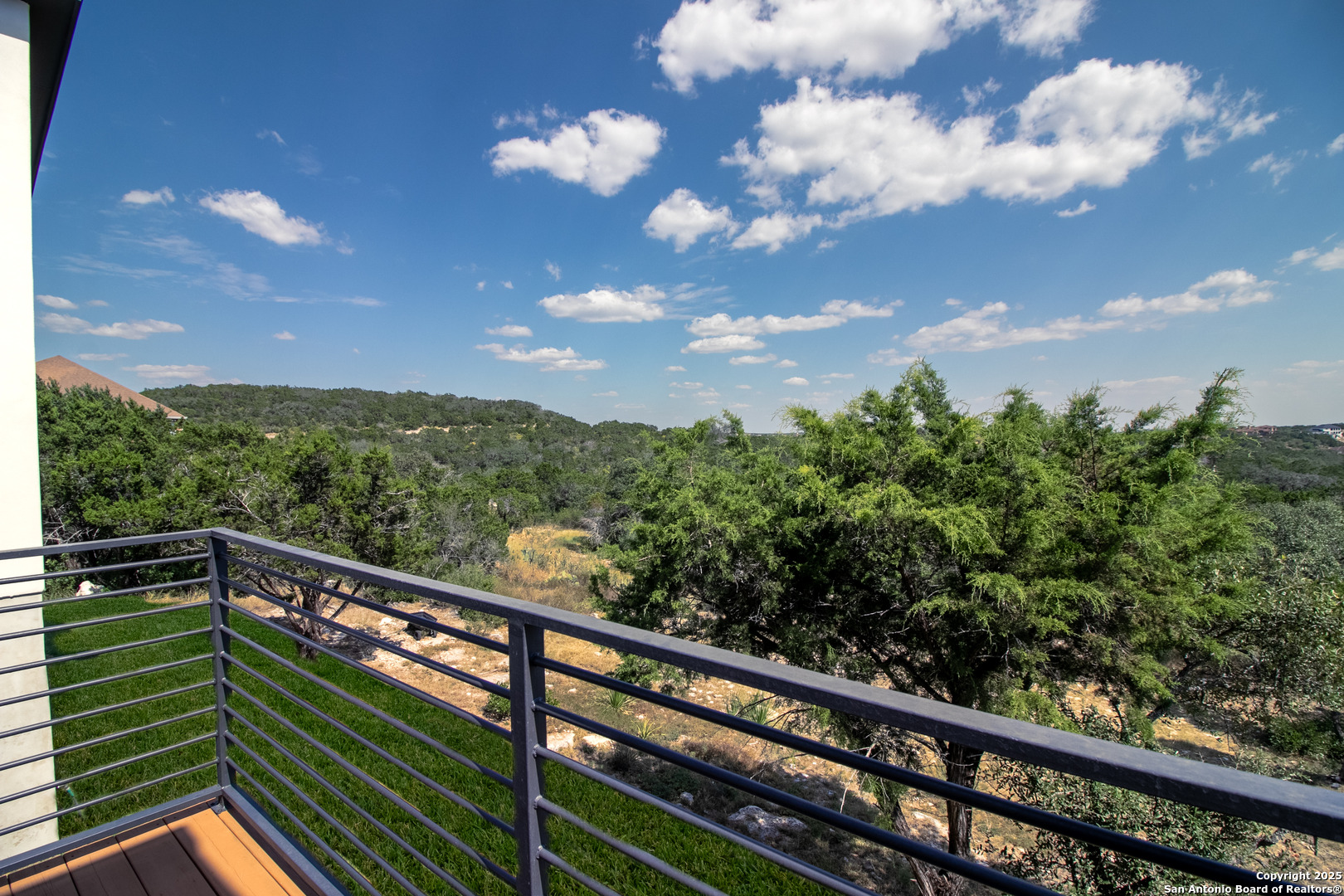 1273 County Road 2801 E Mico TX 78056