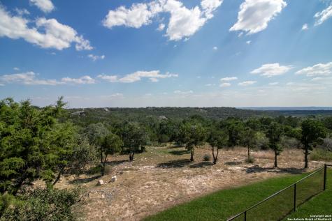 1273 County Road 2801 E Mico TX 78056