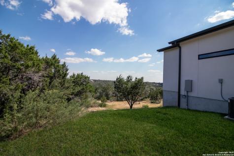 1273 County Road 2801 E Mico TX 78056
