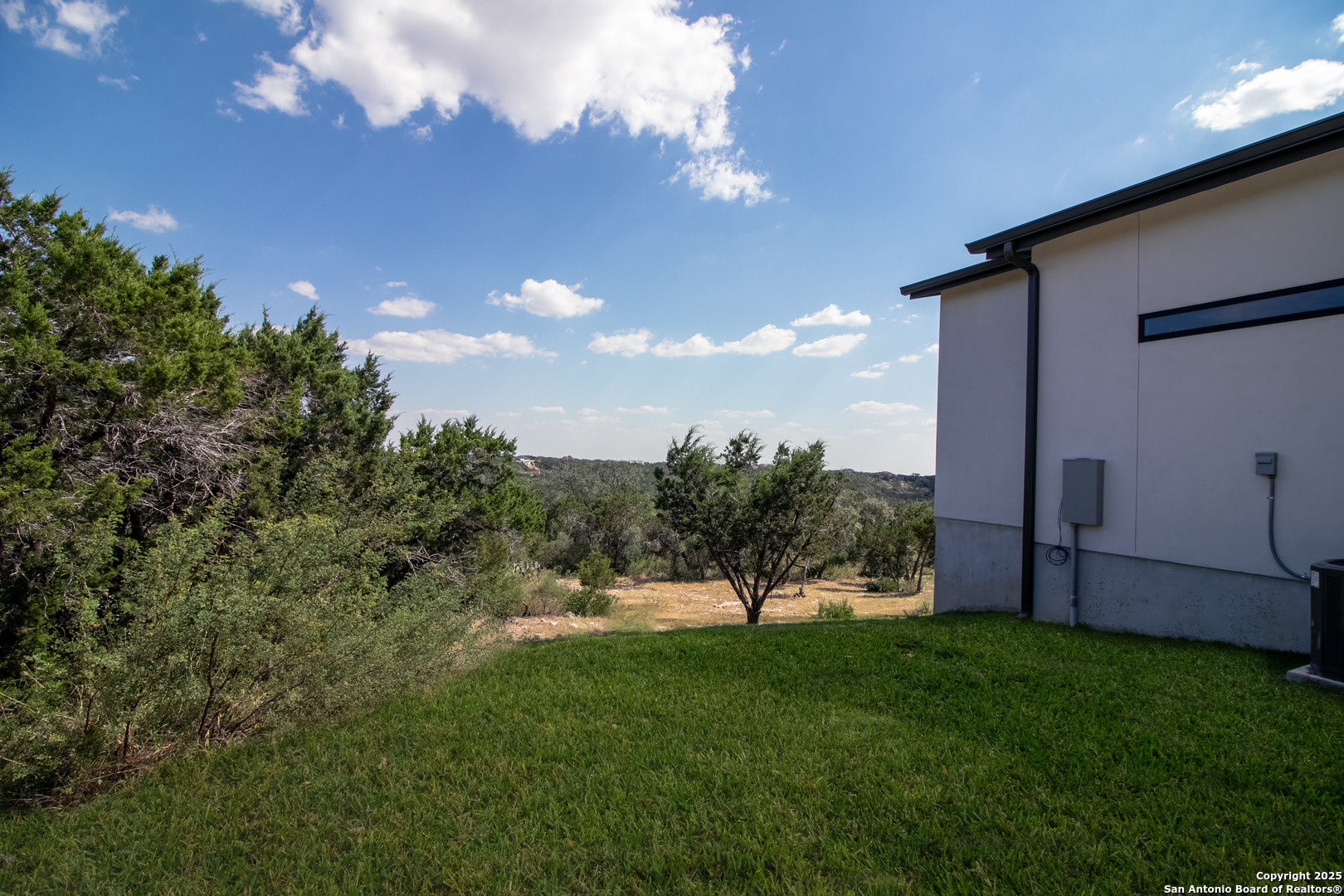 1273 County Road 2801 E Mico TX 78056