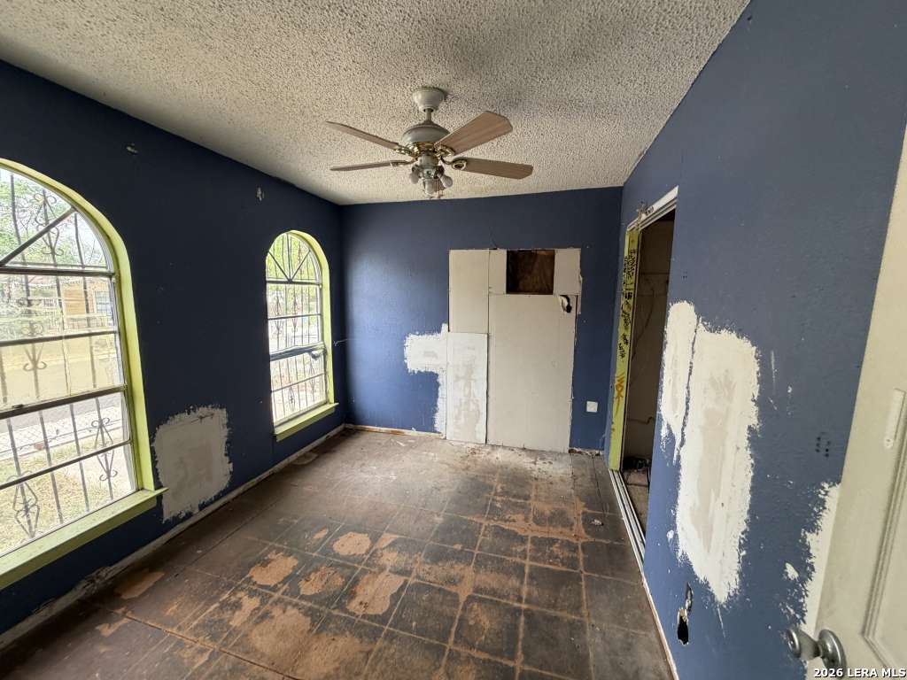 1912 San Carlos San Antonio TX 78207