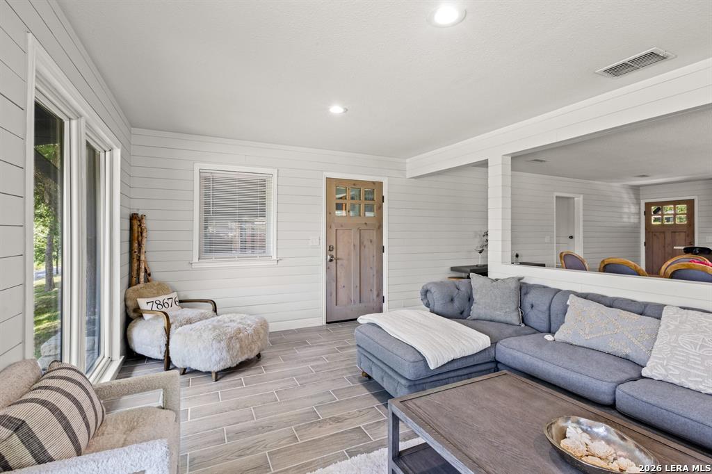 810 River Road Wimberley TX 78676
