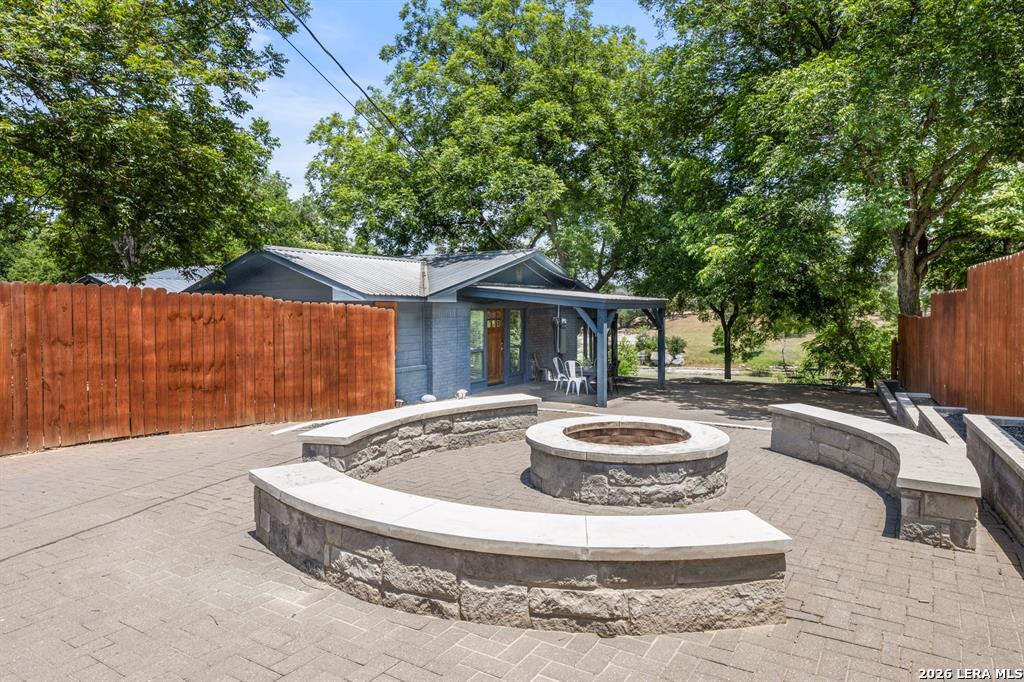 810 River Road Wimberley TX 78676