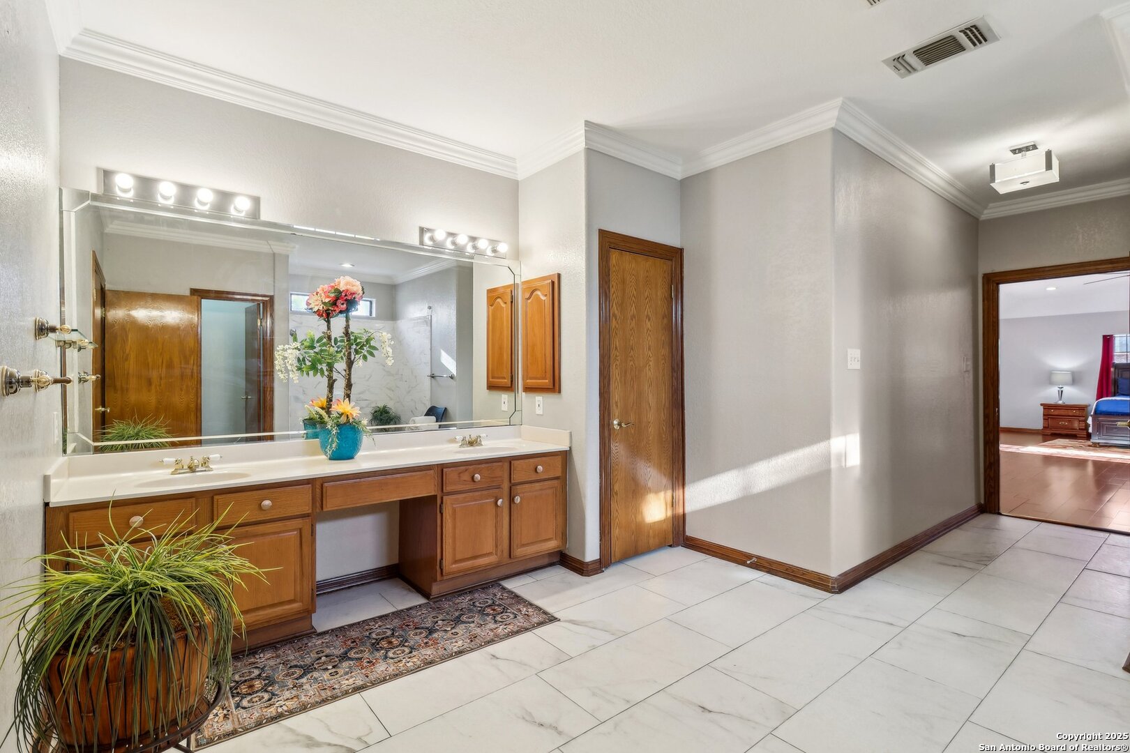 606 E Sunshine San Antonio TX 78228