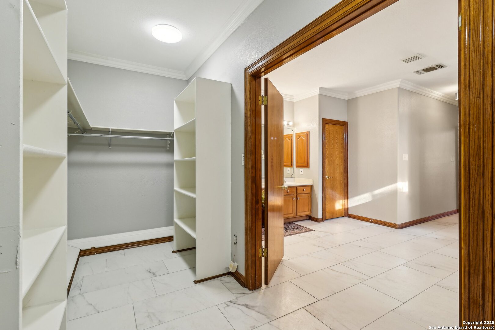 606 E Sunshine San Antonio TX 78228