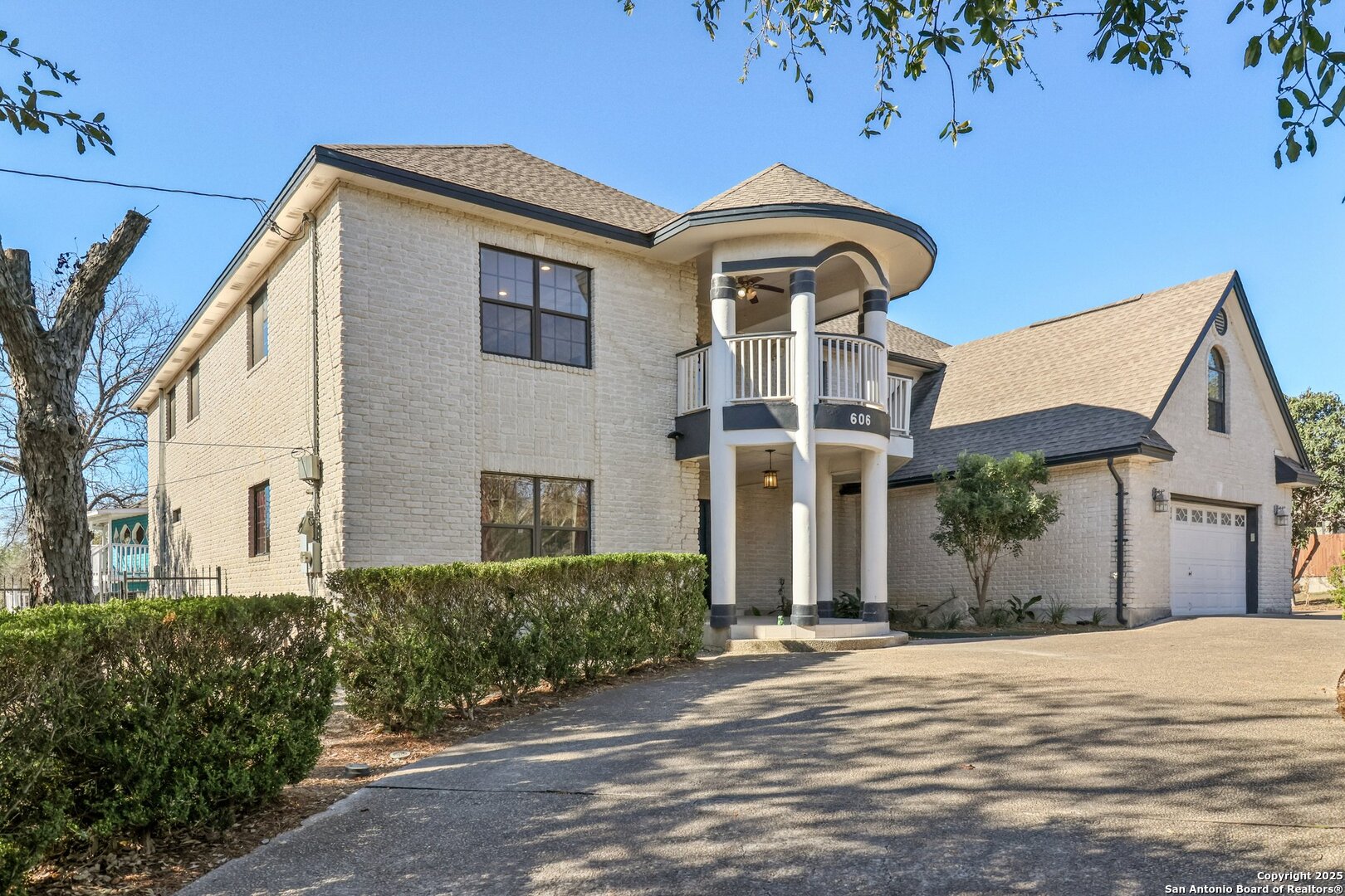 606 E Sunshine San Antonio TX 78228