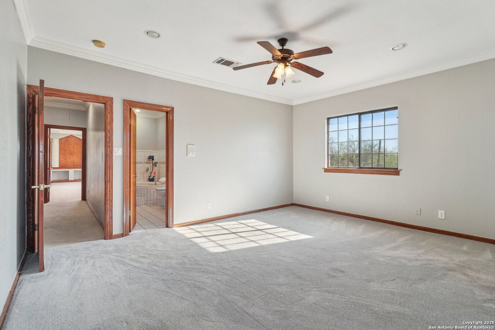 606 E Sunshine San Antonio TX 78228