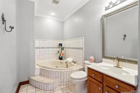 606 E Sunshine San Antonio TX 78228