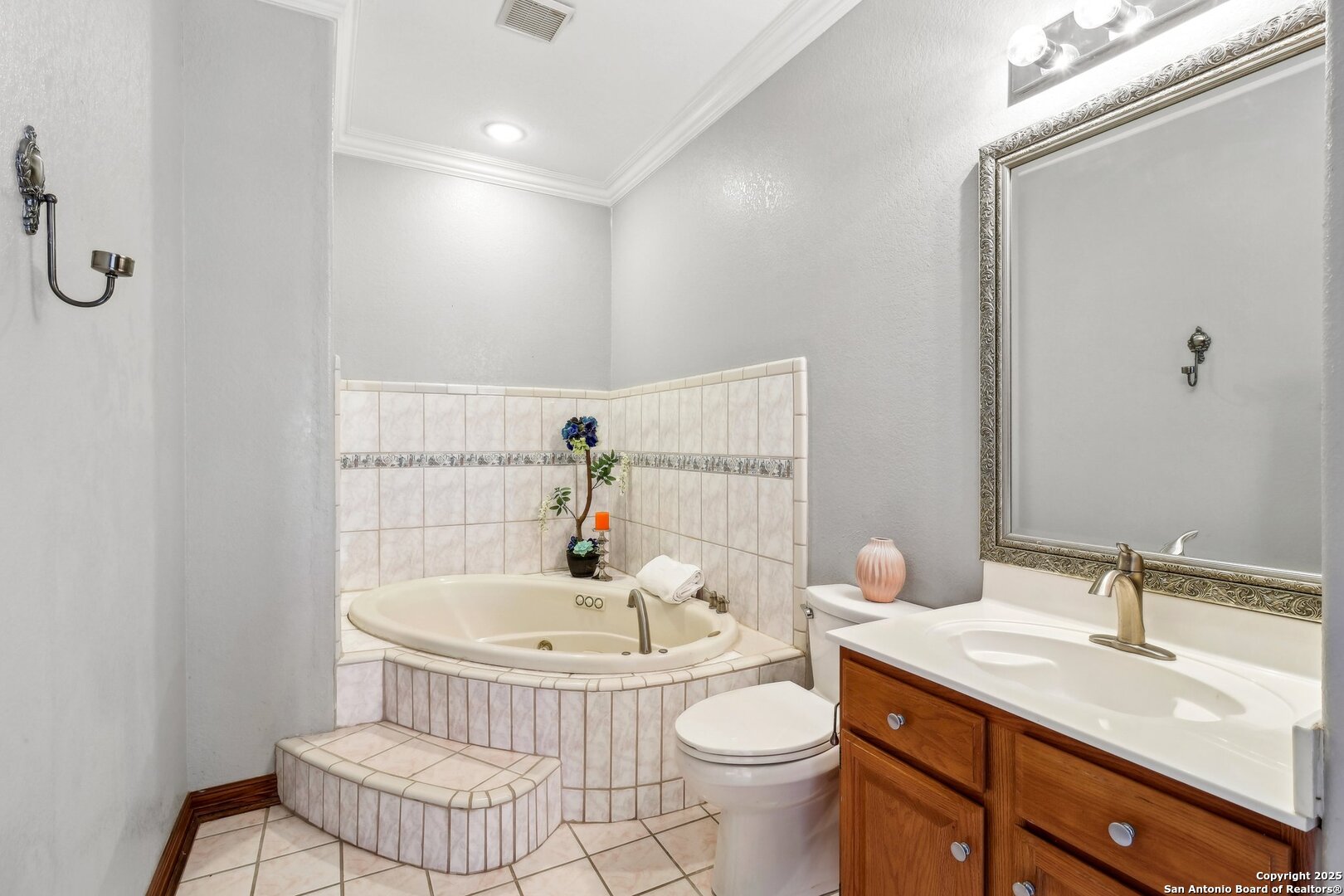 606 E Sunshine San Antonio TX 78228