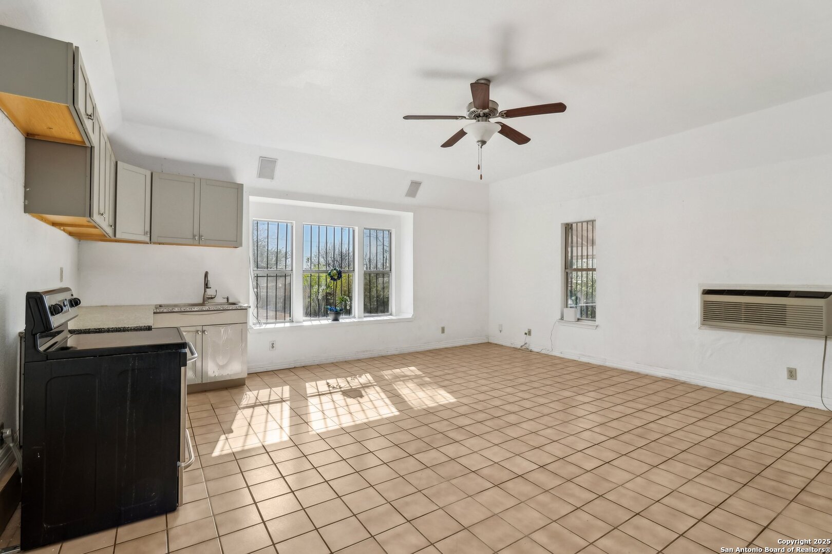 606 E Sunshine San Antonio TX 78228