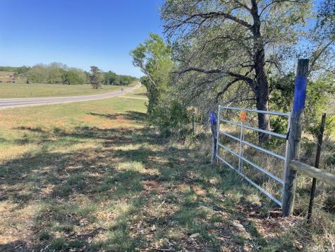 10306 Fm 1681 Nixon TX 78140