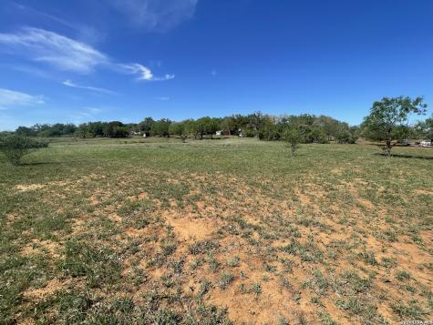10306 Fm 1681 Nixon TX 78140