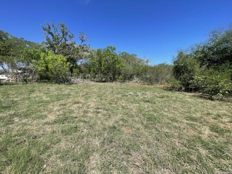 10306 Fm 1681 Nixon TX 78140