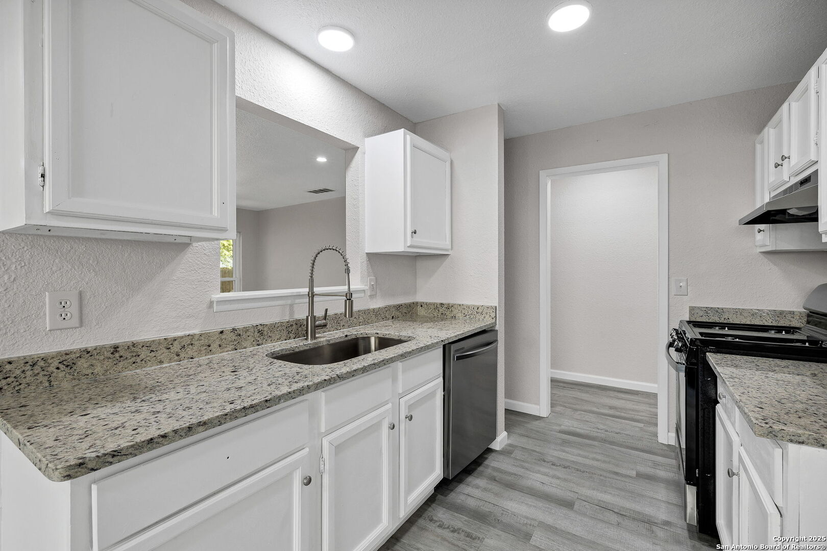 5915 Lake Champlain San Antonio TX 78233