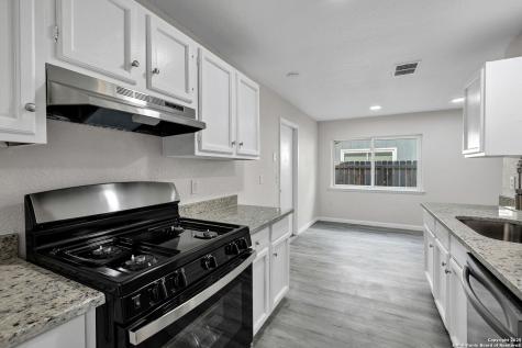 5915 Lake Champlain San Antonio TX 78233