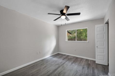 5915 Lake Champlain San Antonio TX 78233