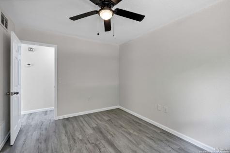 5915 Lake Champlain San Antonio TX 78233
