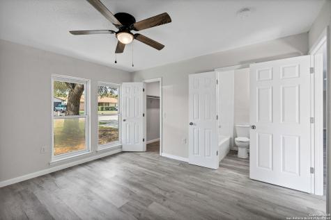 5915 Lake Champlain San Antonio TX 78233