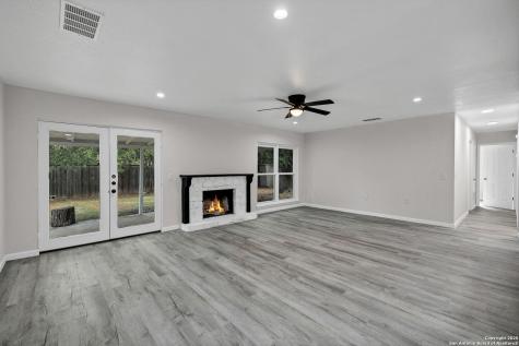 5915 Lake Champlain San Antonio TX 78233