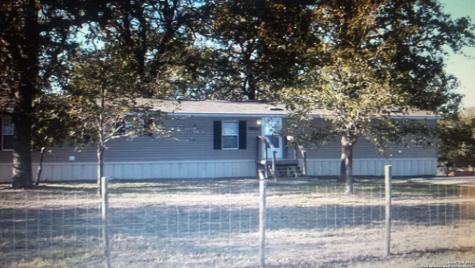 106 Flores Oaks Drive Floresville TX 78114