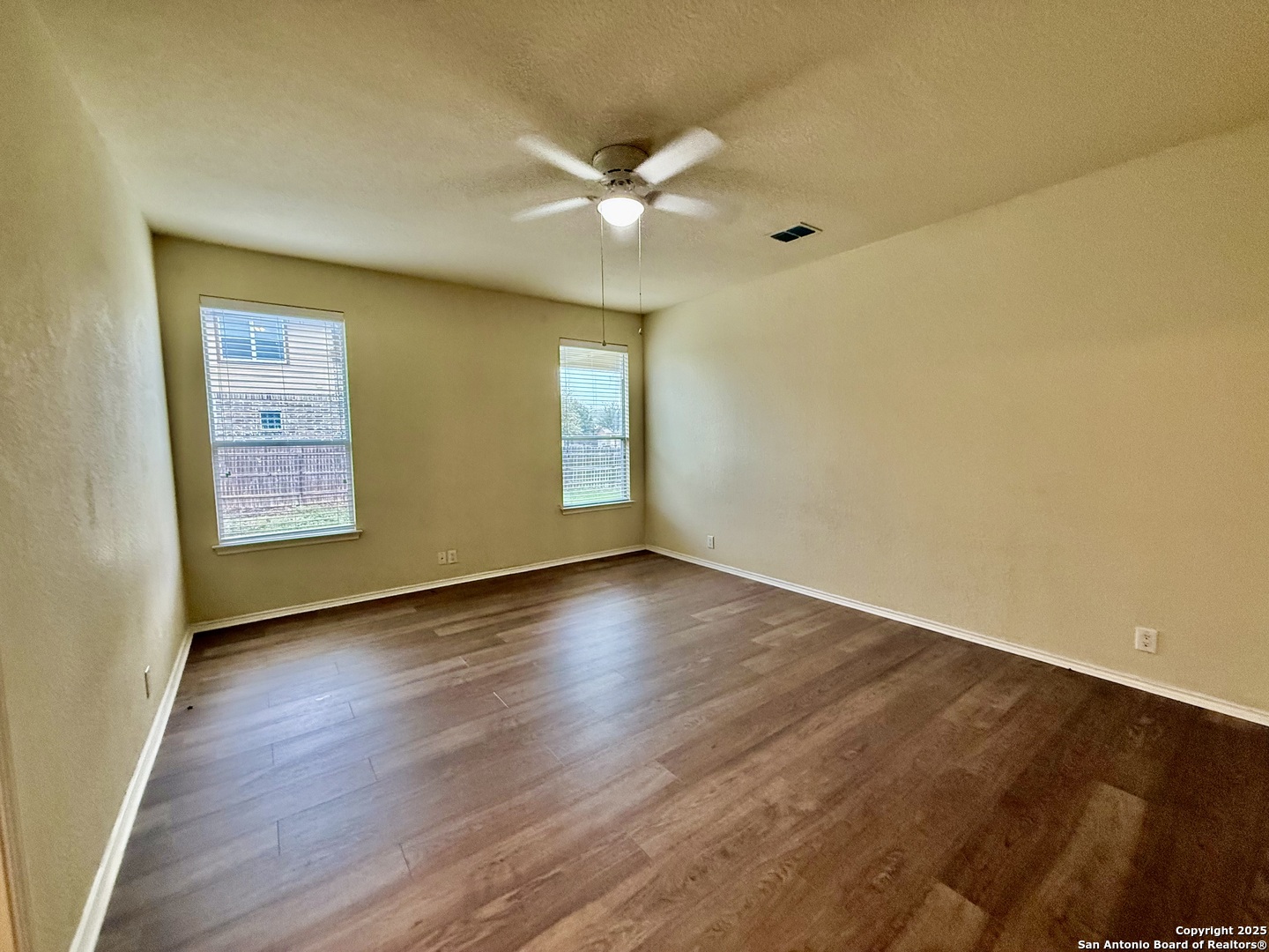 7015 Laguna Beach Converse TX 78109