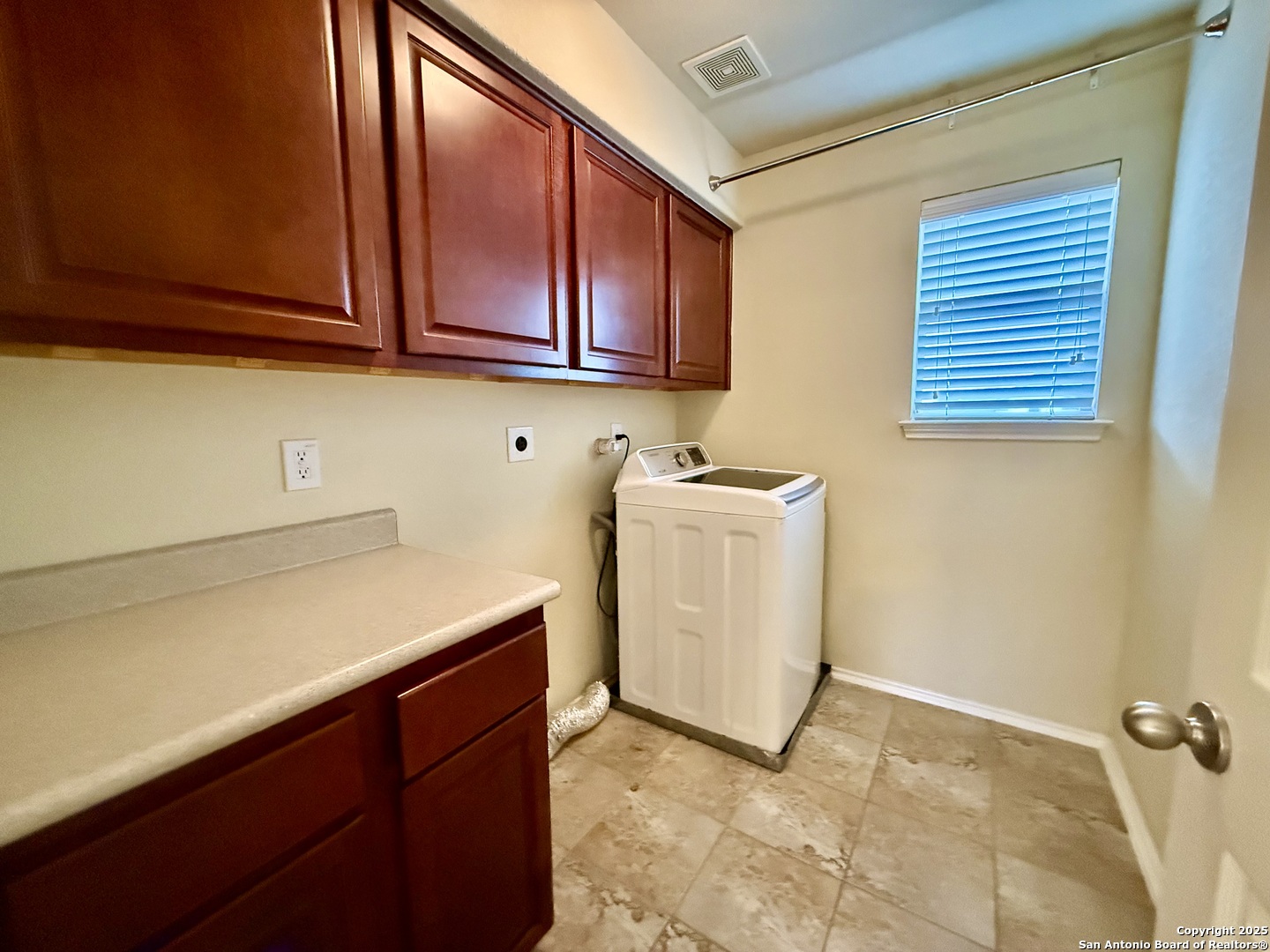 7015 Laguna Beach Converse TX 78109