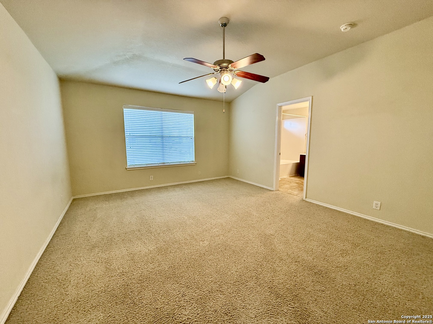 7015 Laguna Beach Converse TX 78109
