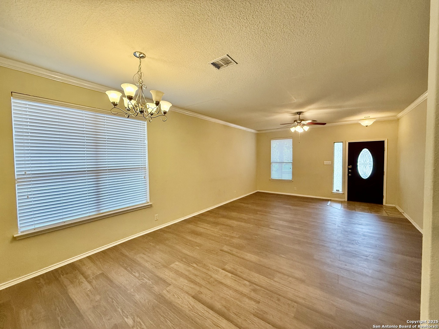 7015 Laguna Beach Converse TX 78109