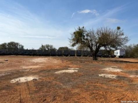 1160 W Highway 85 Dilley TX 78017