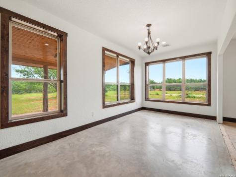 1253 County Road 7421 Yancey TX 78886