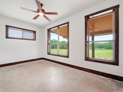 1253 County Road 7421 Yancey TX 78886