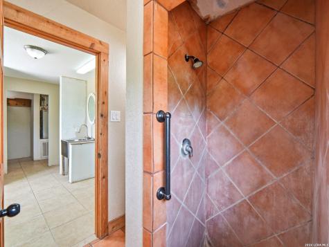 1253 County Road 7421 Yancey TX 78886