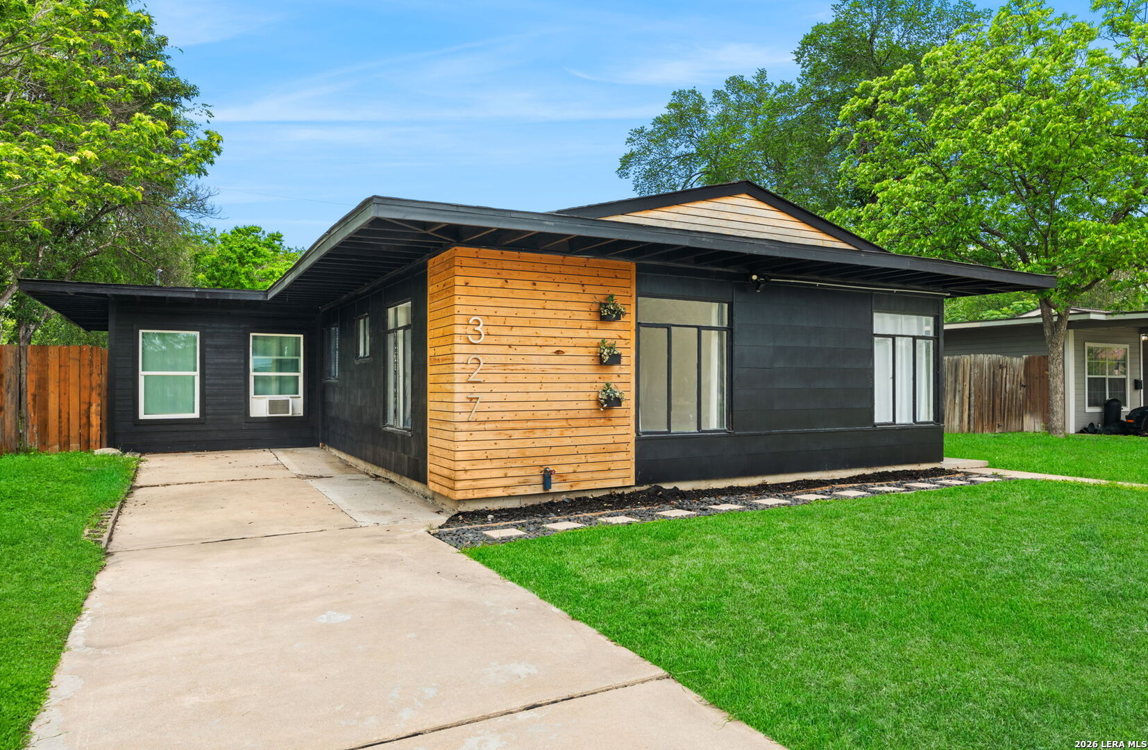 327 Bryn Mawr Drive San Antonio TX 78209