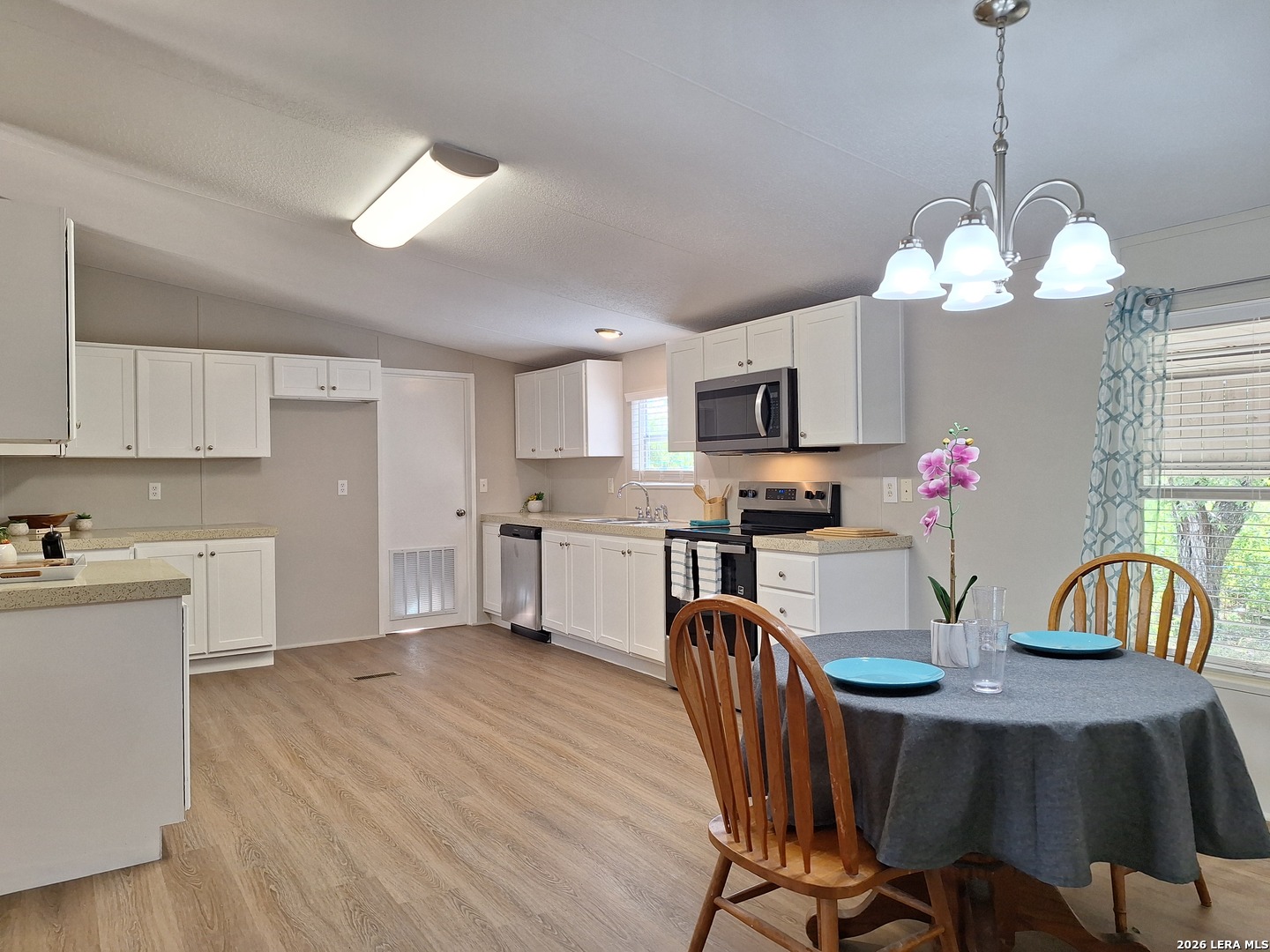 2708 Southern Breeze Hondo TX 78861