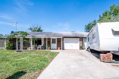 401 Georgia Ann Drive Pleasanton TX 78064