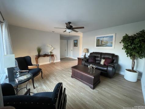 615 Rosehill Drive San Antonio TX 78213