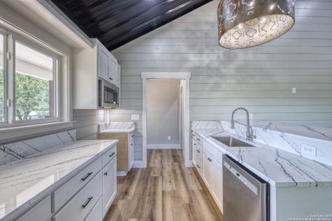 132 Sherman Lane Leakey TX 78873