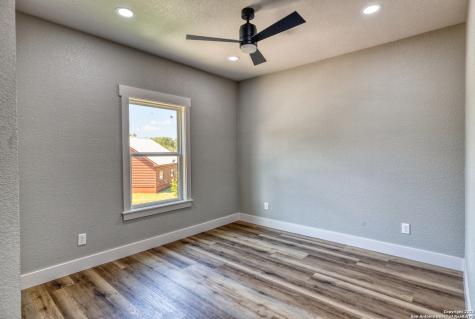 132 Sherman Lane Leakey TX 78873