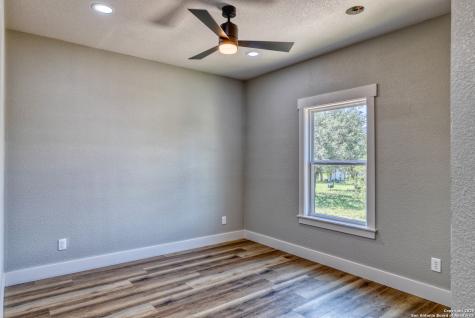 132 Sherman Lane Leakey TX 78873