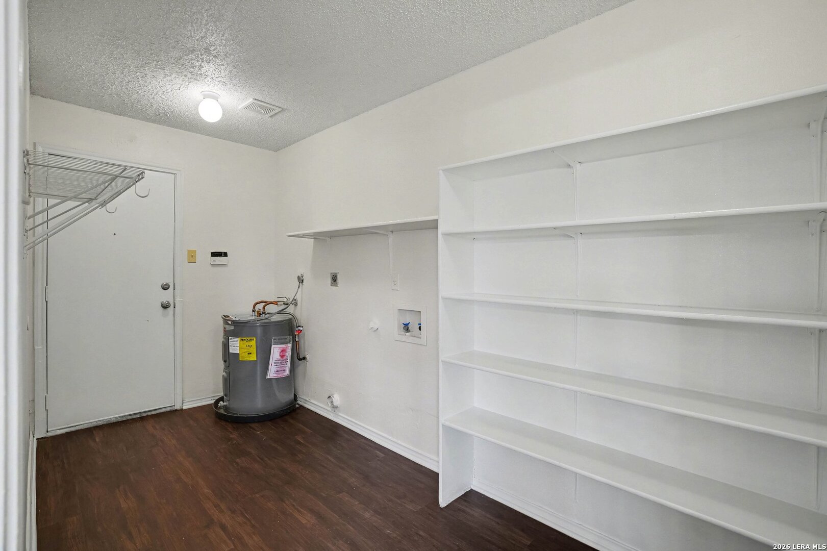 8011 Cherry Glade Converse TX 78109