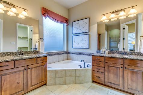 20210 Bella Glade San Antonio TX 78256