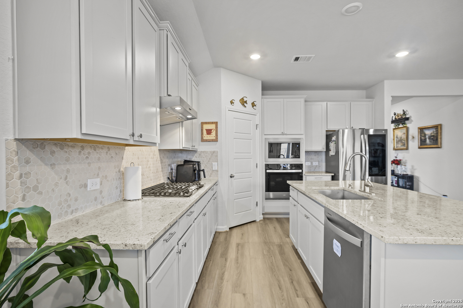1220 Argon San Antonio TX 78245