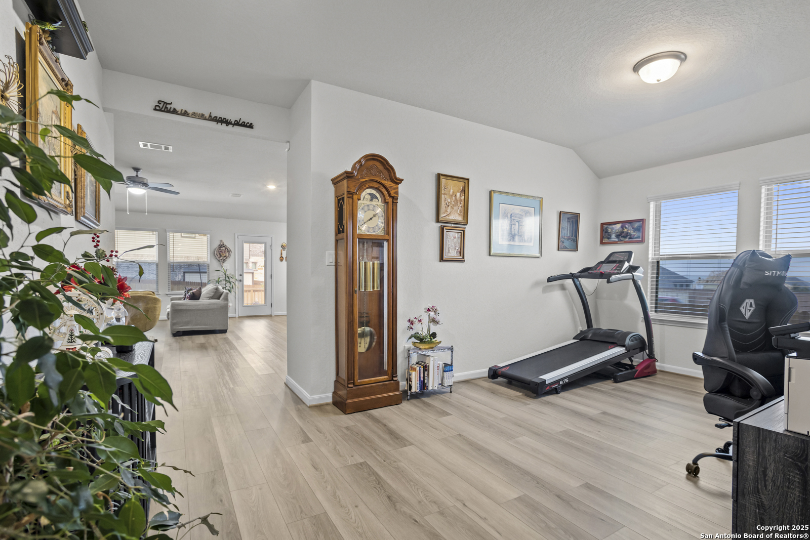 1220 Argon San Antonio TX 78245