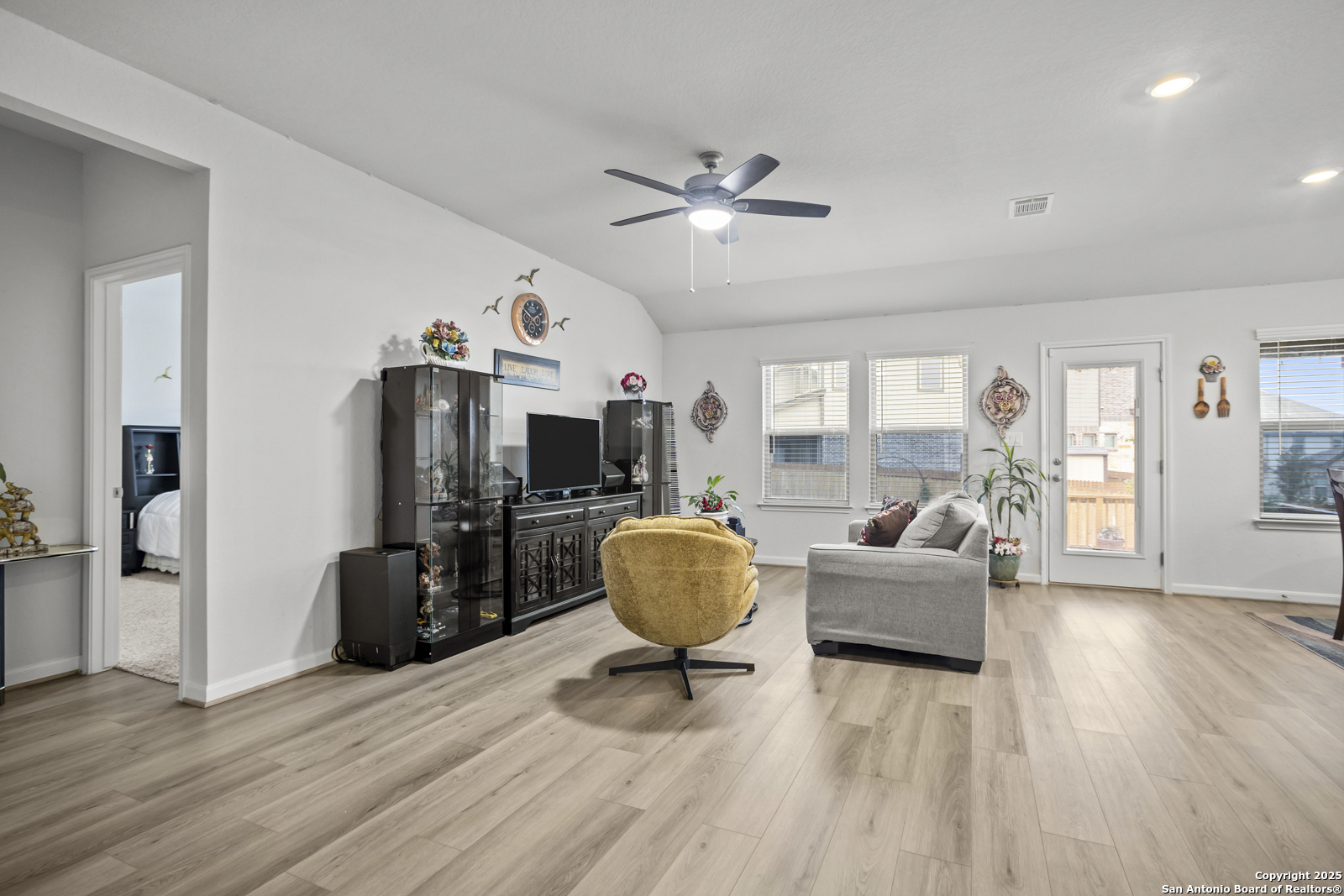 1220 Argon San Antonio TX 78245