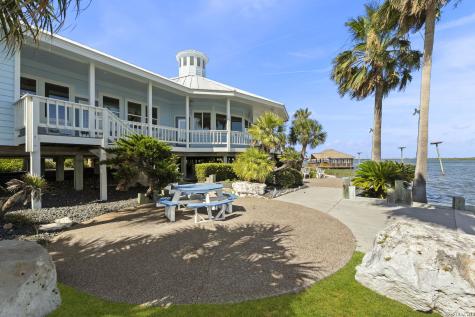 140 Bay Harbor Drive Aransas Pass TX 78336
