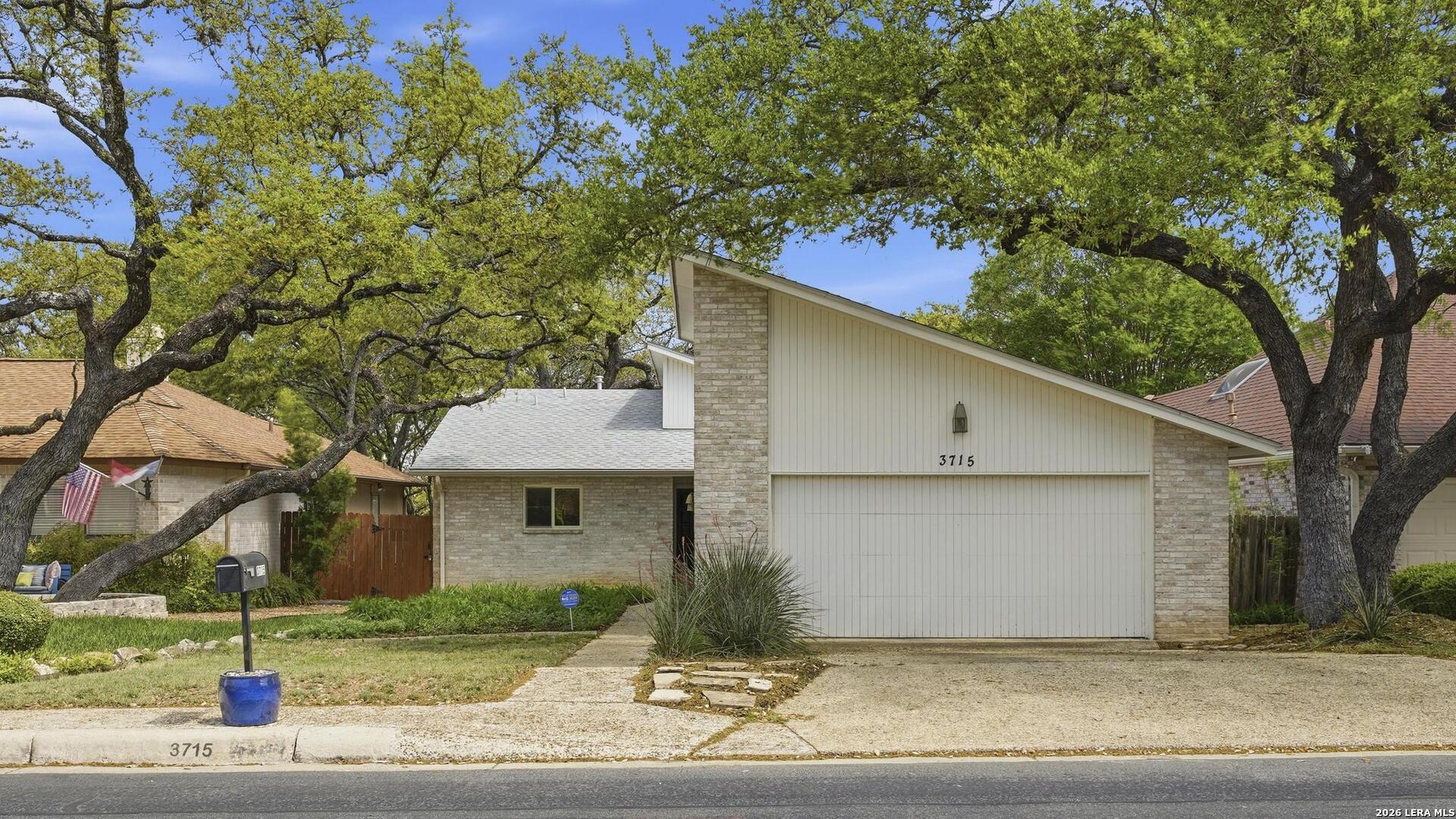 3715 Hunters Trail San Antonio TX 78230